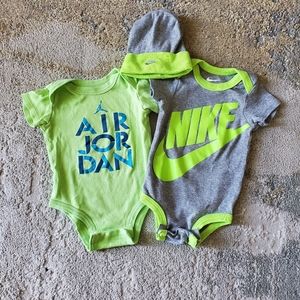 Nike Baby Boy One Piece onesie with Matching hat